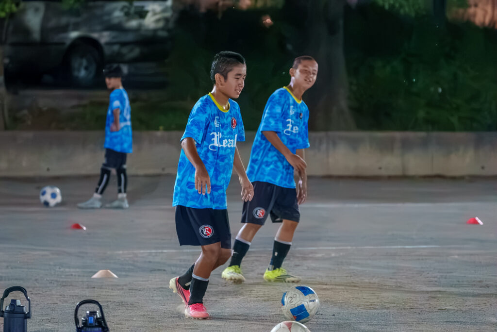 FCリアル　サッカー　埼玉県サッカー　少年サッカー　中学生 ジュニアユース