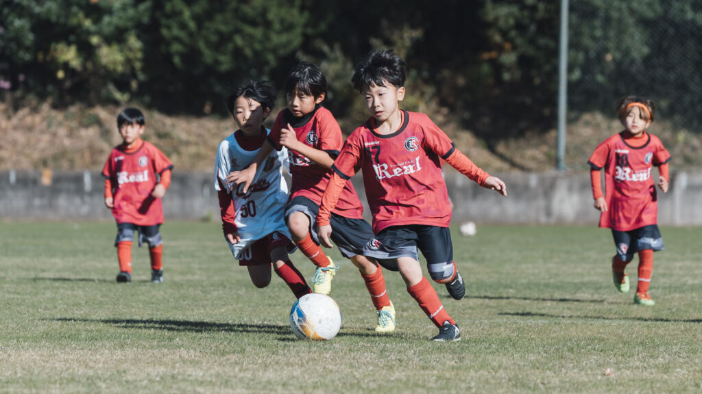 赤 FCリアル 選手 生徒 少年 少女 サッカー soccer